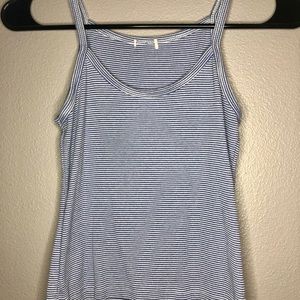 BRANDY MELVILLE CROP TOP